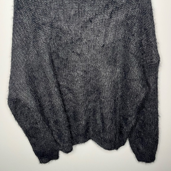 Talulah Oversized Eyelash Knit Fuzzy Sweater - Picture 5 of 10